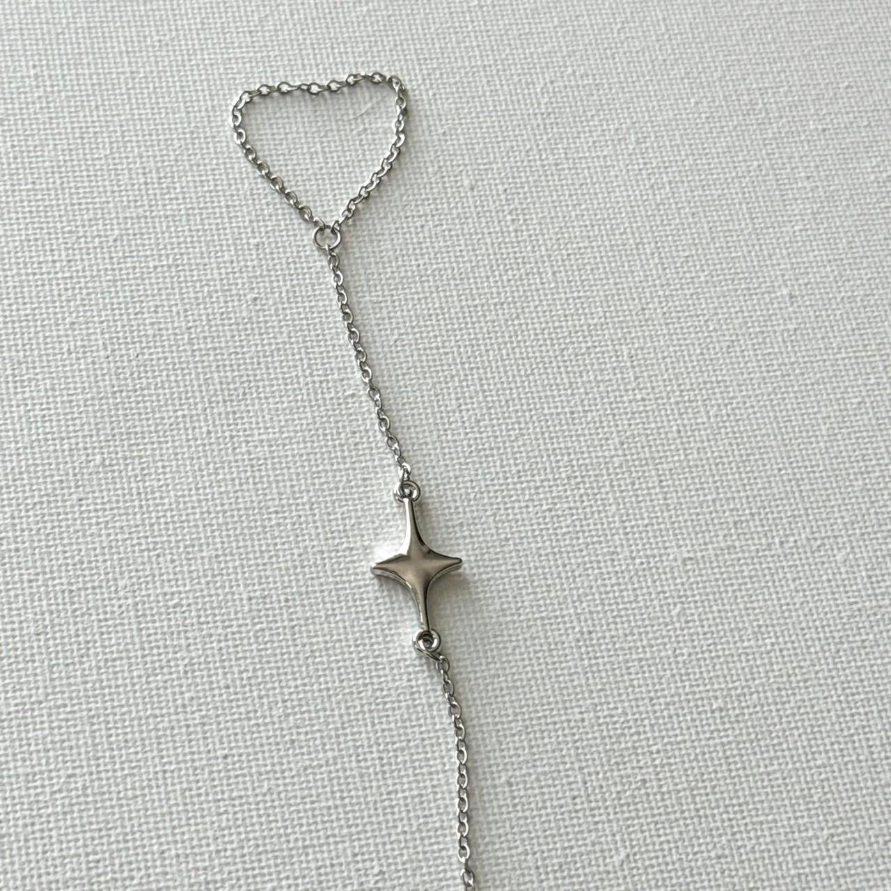 silver star sparkle hand chain ⟡