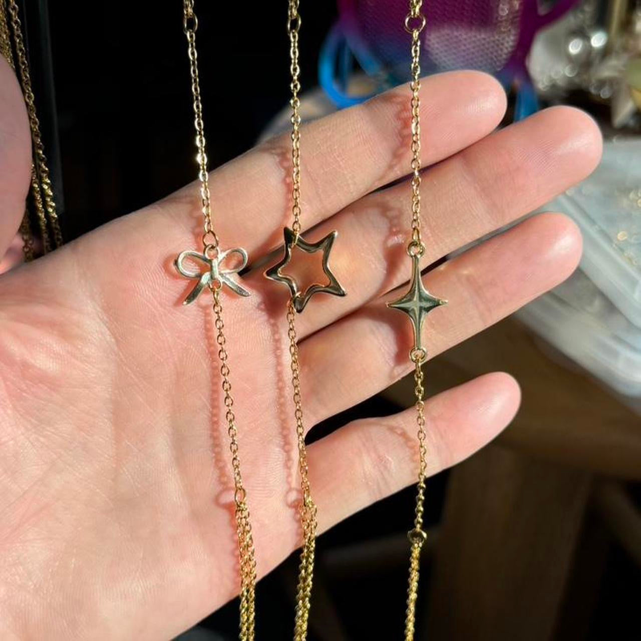 gold star sparkle hand chain ⟡
