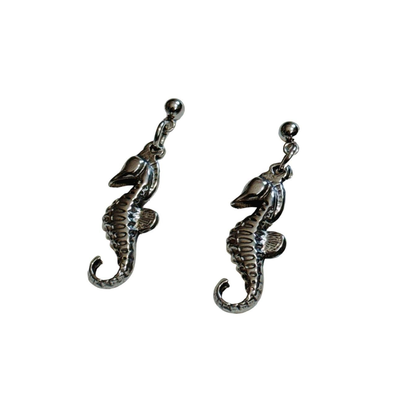 silver seahorse earrings