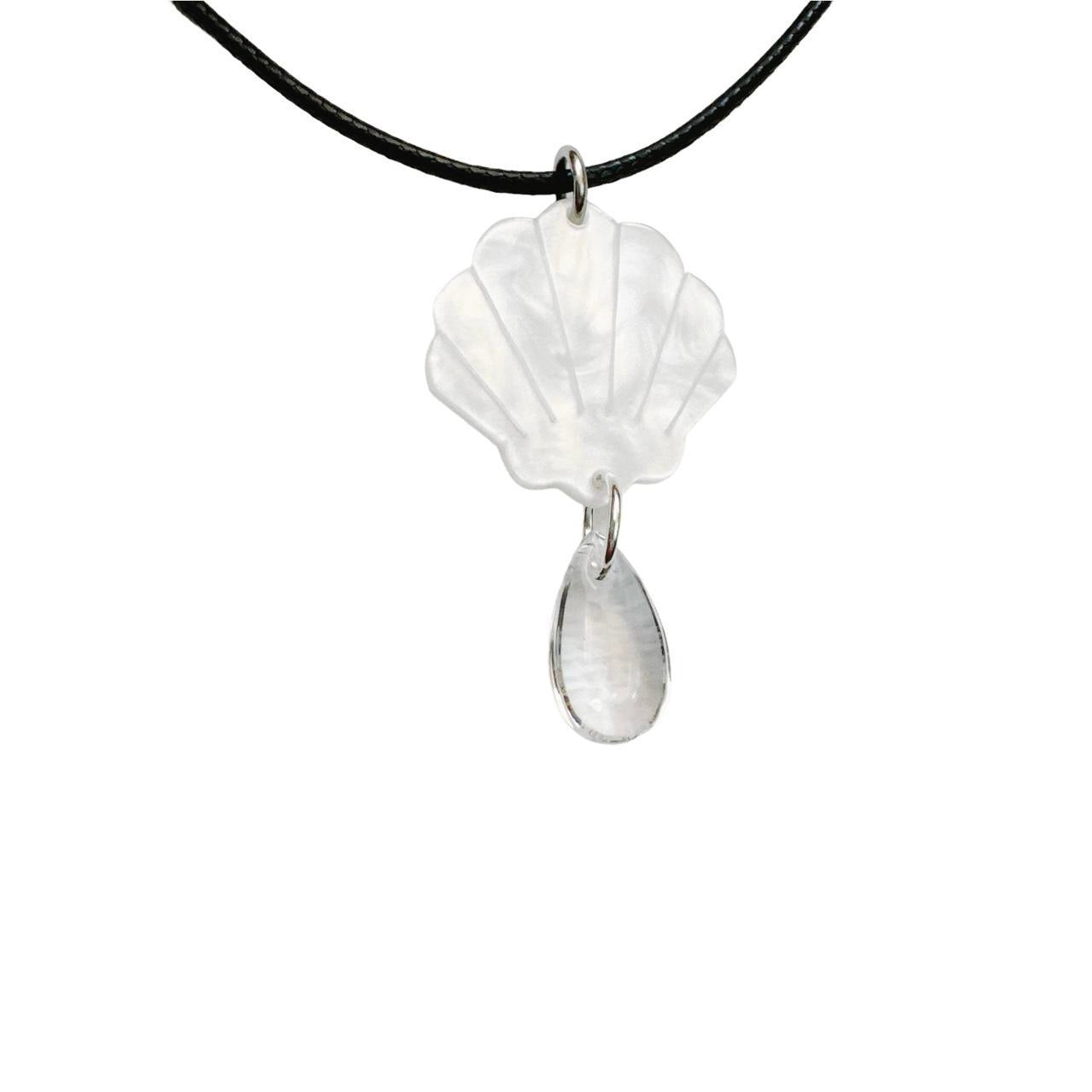 dripping seashell cord necklace