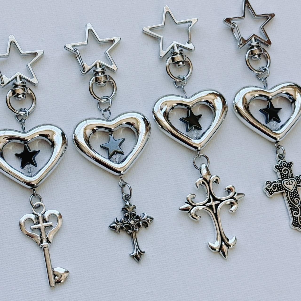 heart cross keychain - grunge cross version