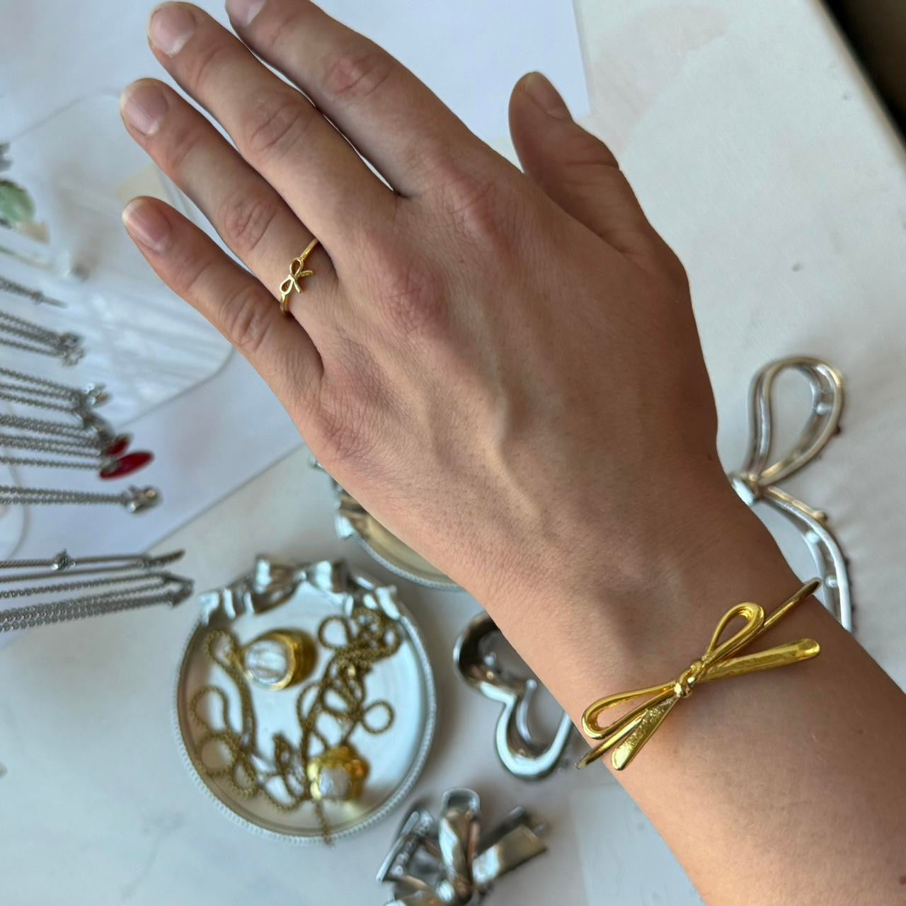 gold bow bracelet