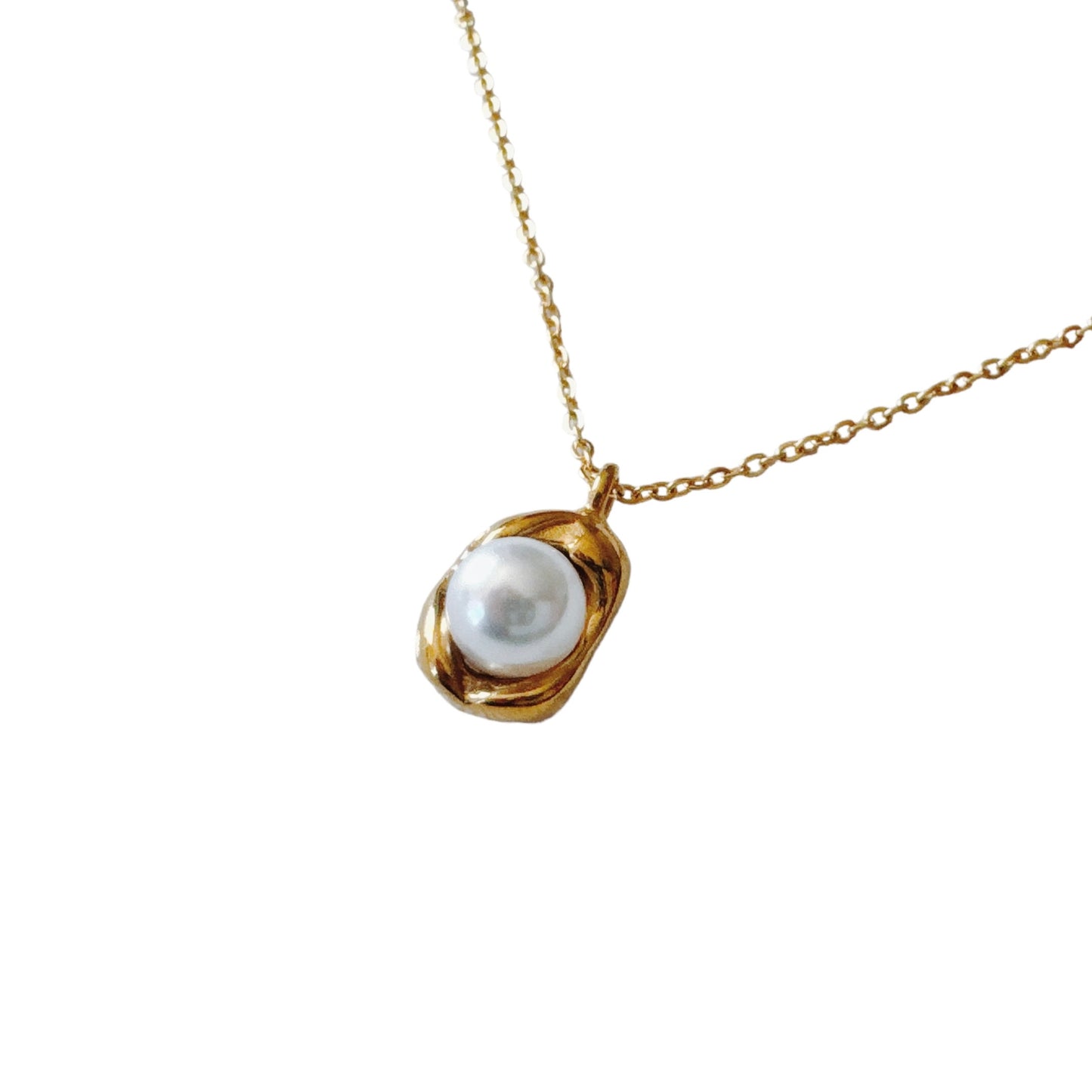 Dainty Gold Pearl Necklace