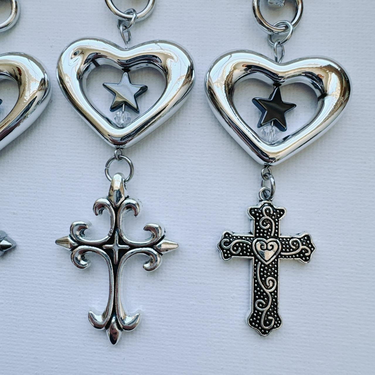 heart cross keychain - grunge cross version