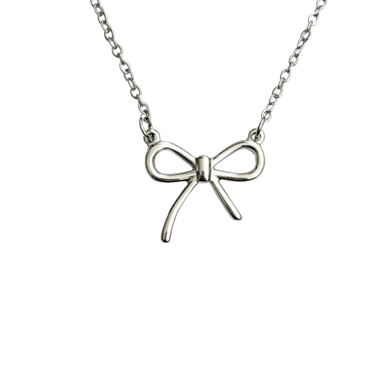 Silver Bow Necklace ౨ৎ