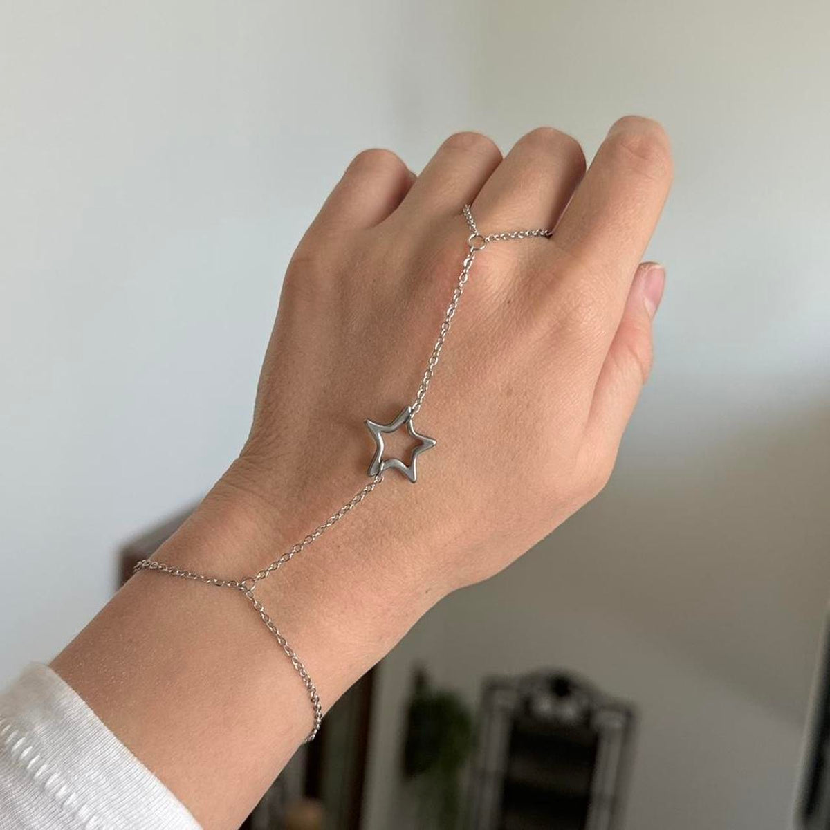Star Hand Chain silver star hand chain – SHOP 866