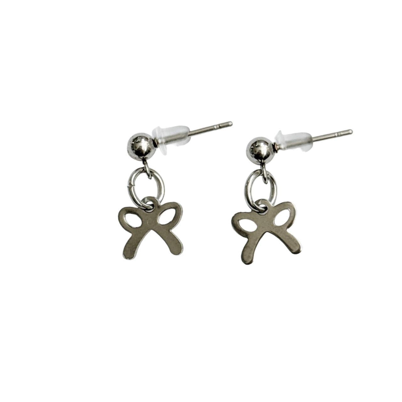 Dainty Silver Bow Earrings ౨ৎ