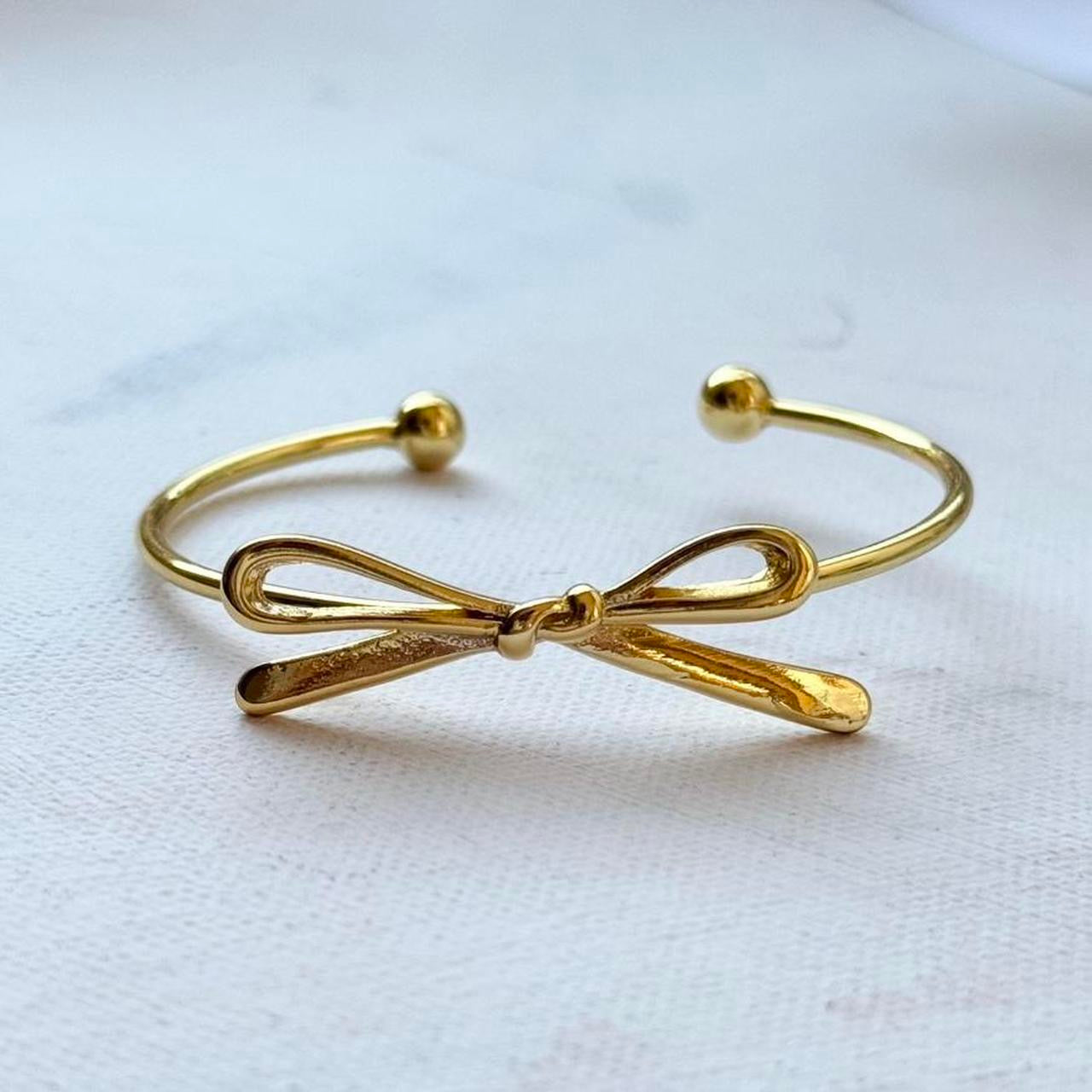 gold bow bracelet