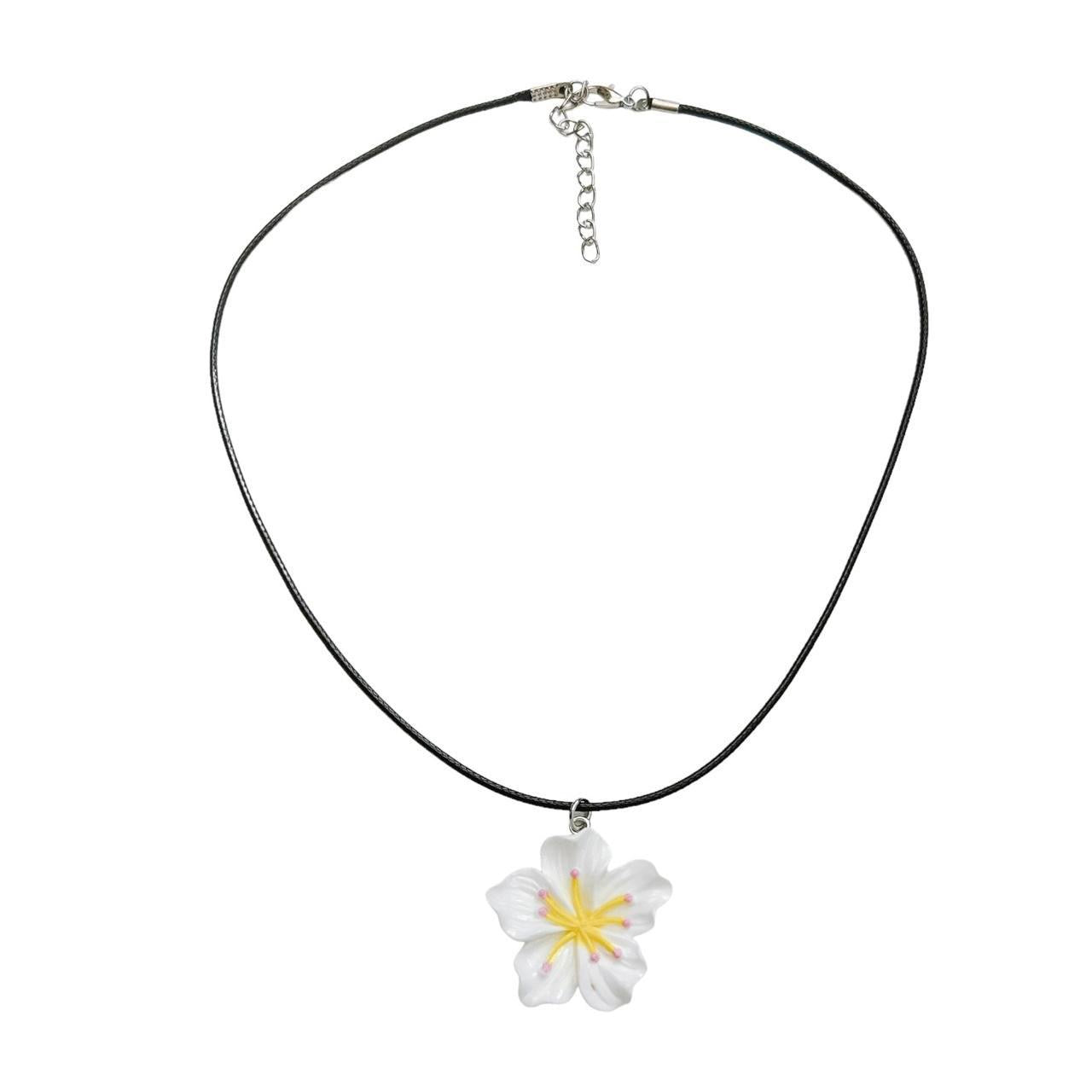 White Flower Necklace