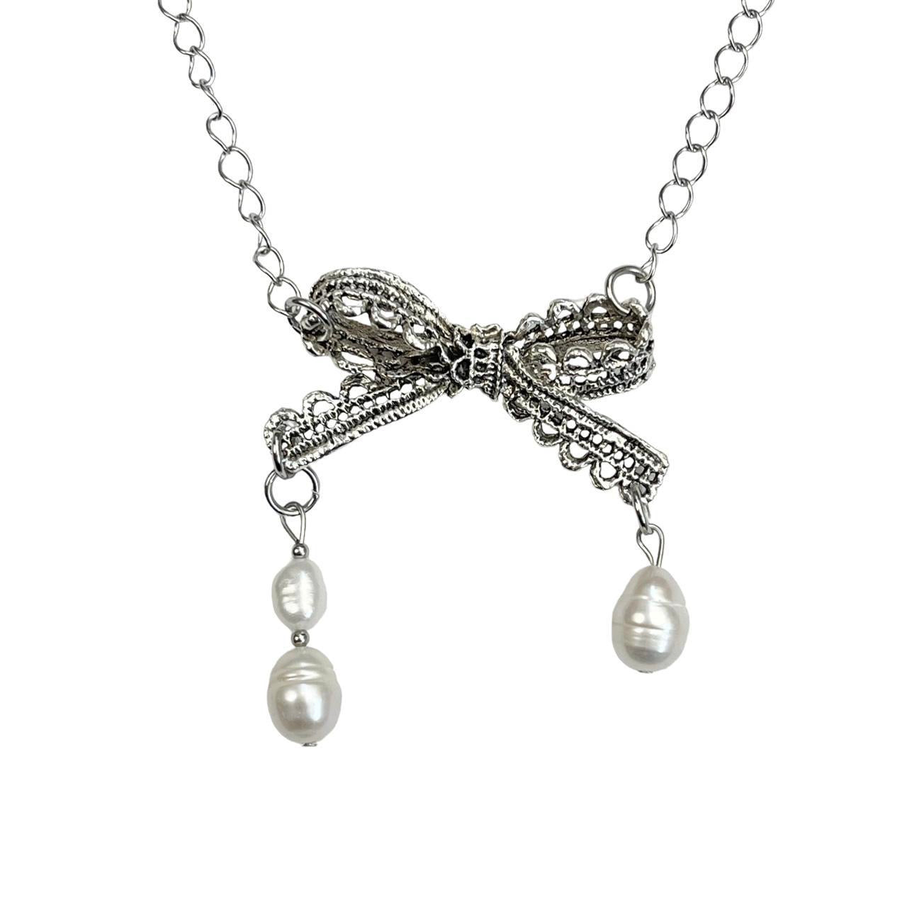 Lace Bow & Pearls Necklace