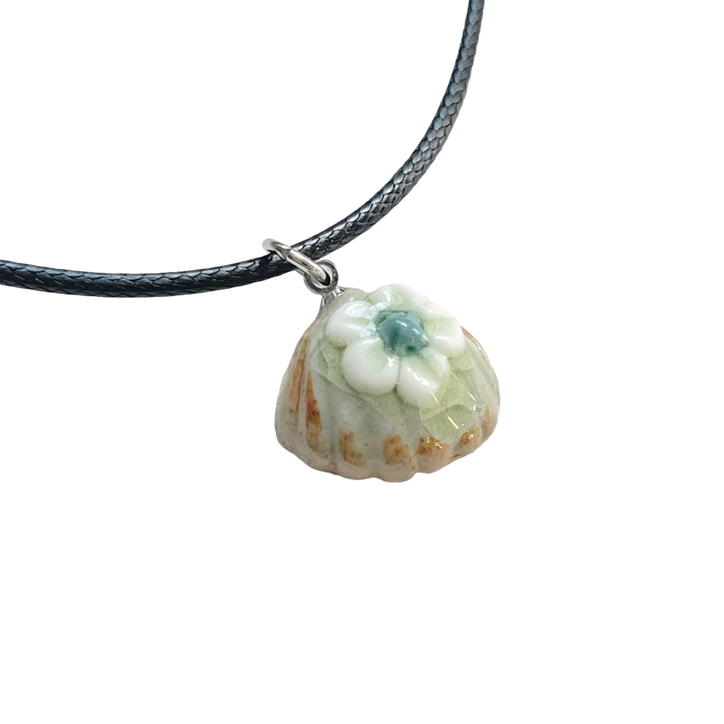 Ceramic Shell Flower Necklace